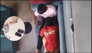 Quay lén cô bạn gái bú mút cho bồ nơi công cộng