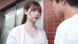 Gã chồng tẻ nhạt, người vợ nhận ra cậu thanh niên gần nhà tốt hơn