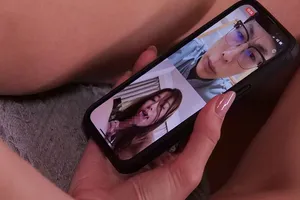 để trả đủa anh xã vụng trộm, người vợ xxx với người khác rồi gọi video cho chồng