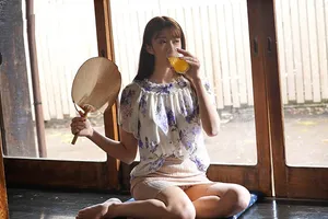 Mùa hè buồn chán ở quê xxx bà xã cạnh nhà thiếu thốn vì lấy gã chồng già