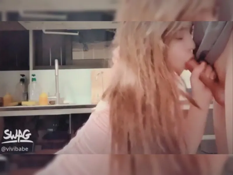 Hoá thân thành y tá xinh quan hệ với bạn trai